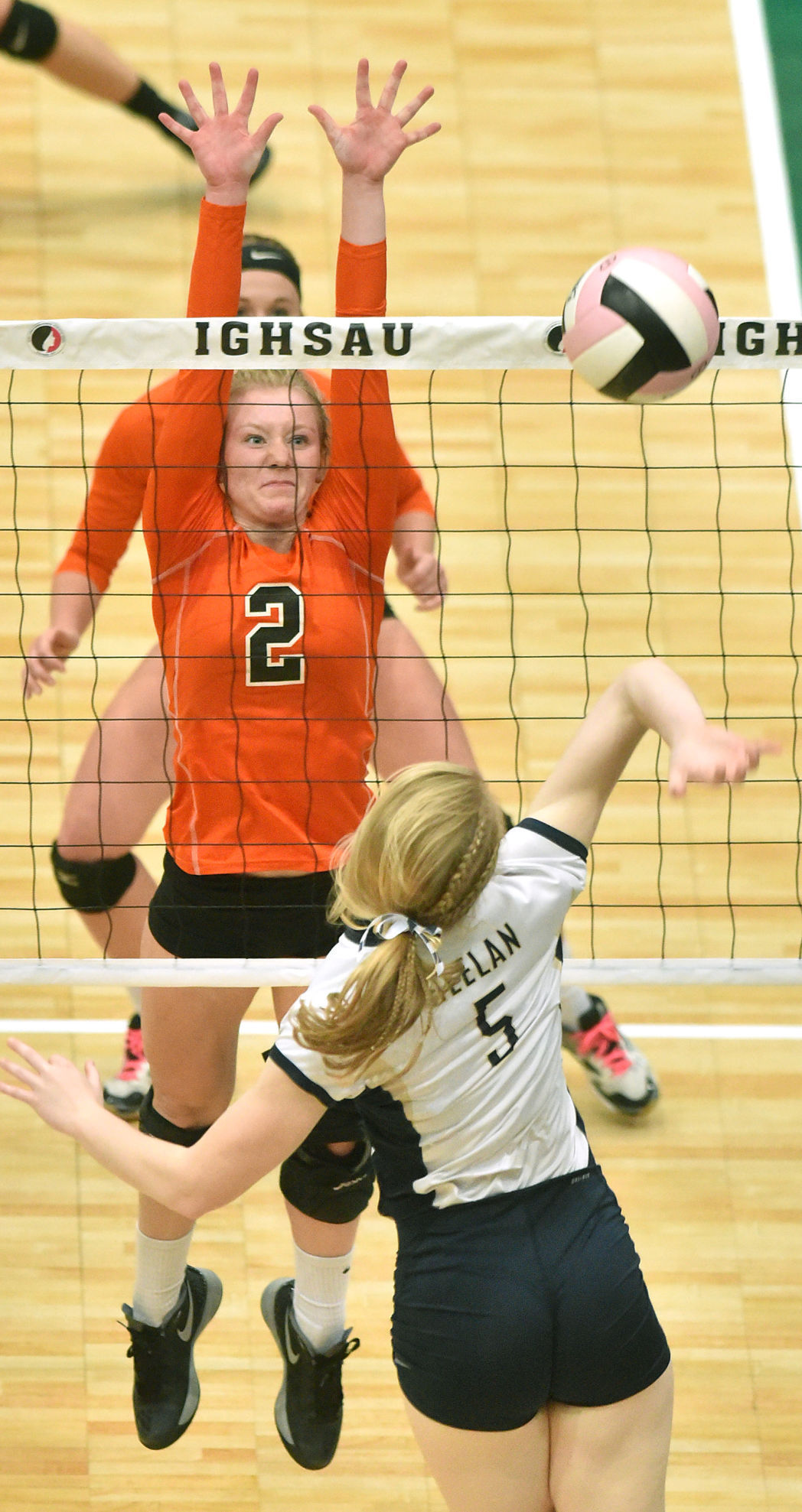 Heelan vs Charles City state volleyball